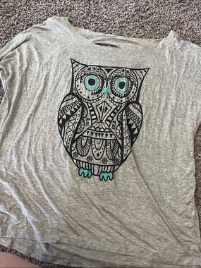 Grey Tee with Tribal Owl Graphic and Teal Accents